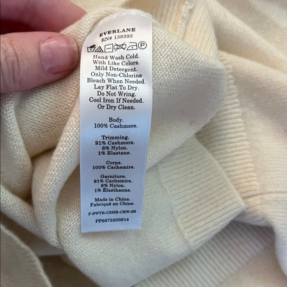 Everlane Cream Cashmere tee - Picture 4 of 4